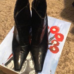 Patten leather black ankle boots 👢